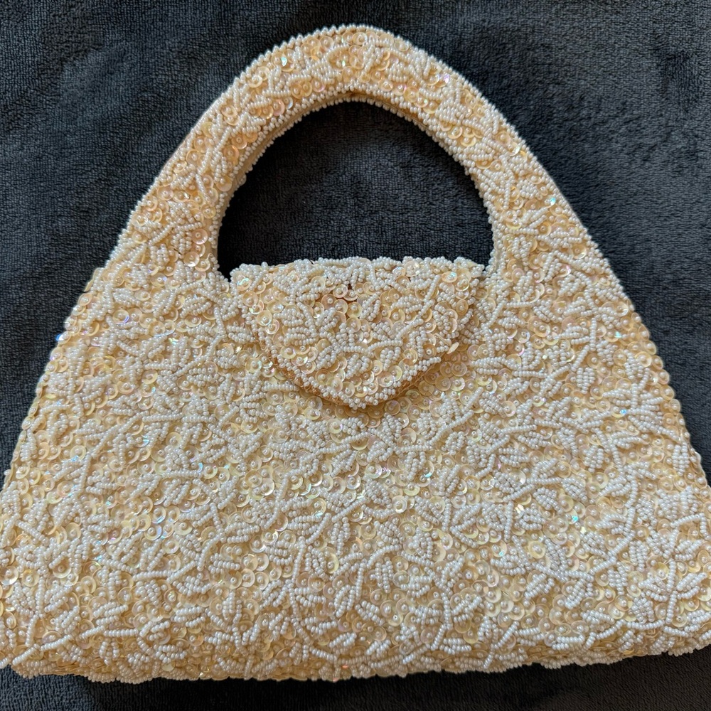 LA REGALE CREAM & IVORY BEADED CLUTCH